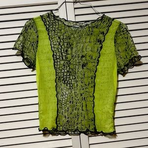 Mess green/snake skin see through short sleeve top